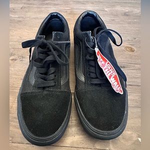 Black canvas Vans old school